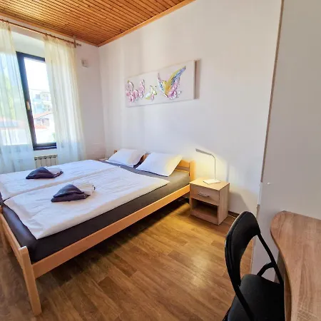 House Srecka * Izola