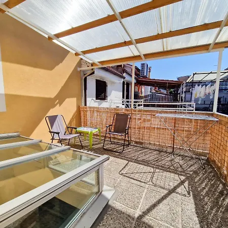 House Srecka * Izola