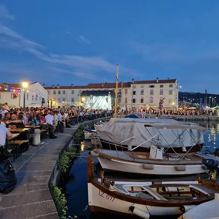 Apartamento House Srecka *