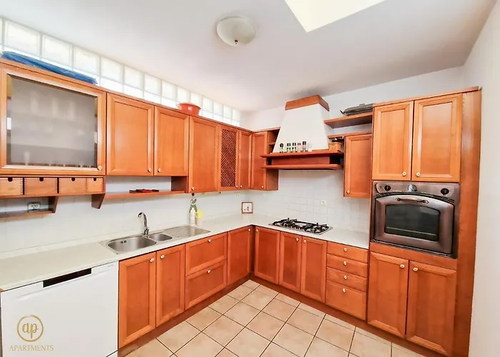 House Srecka Daire Izola