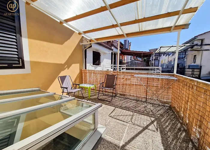 House Srecka * Izola